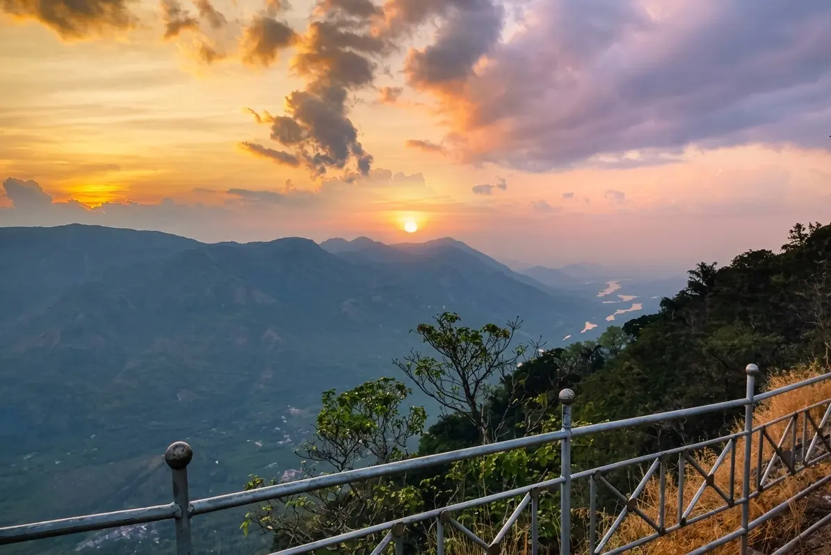 nadukani pavilion-tourist attractions in idukki